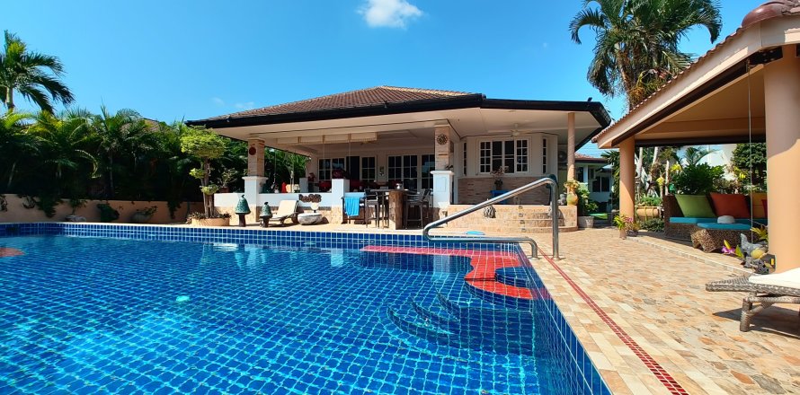Villa in Hua Hin, Thailand 4 bedrooms № 157195