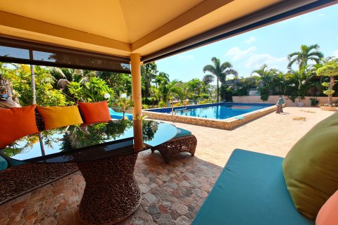 Villa in Hua Hin, Thailand 4 bedrooms № 157195 - photo 23