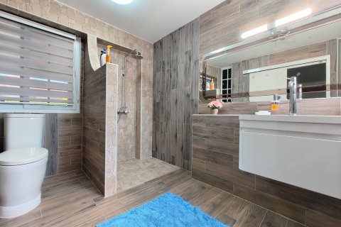 Villa in Hua Hin, Thailand 4 bedrooms № 157195 - photo 11