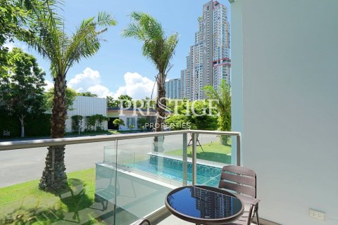 Condo in Pattaya, Thailand, 1 bedroom  № 198383 - photo 12