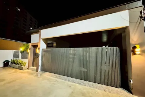 Villa in Pattaya, Thailand 3 bedrooms № 173591 - photo 12