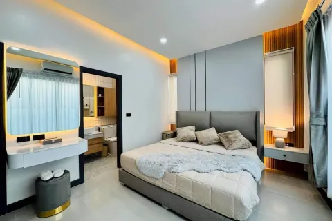 Villa in Pattaya, Thailand 3 bedrooms № 173591 - photo 2