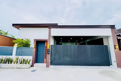 Villa in Pattaya, Thailand 3 bedrooms № 173591 - photo 1