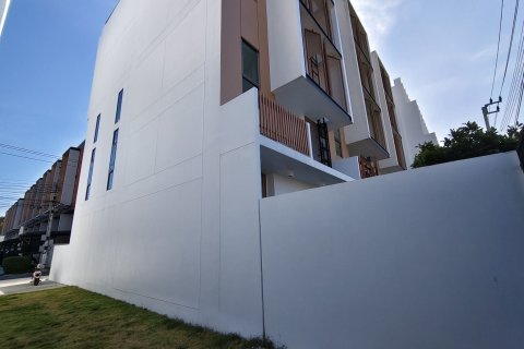 Таунхаус в Суан Луанге, Бангкок, Таиланд с 2 спальнями  № 173590 - фото 25