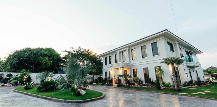 Villa in Hua Hin, Thailand 5 bedrooms № 160572