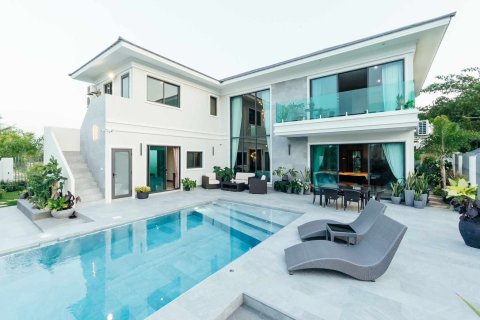 Villa in Hua Hin, Thailand 5 bedrooms № 160572 - photo 3