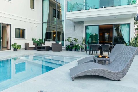 Villa in Hua Hin, Thailand 5 bedrooms № 160572 - photo 8