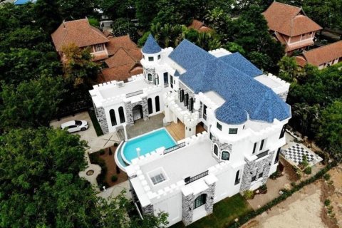 House in Chiang Mai, Thailand 5 bedrooms № 160016 - photo 3