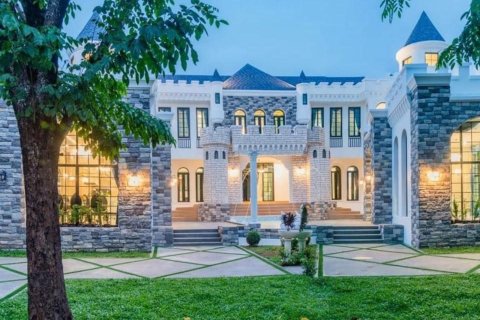 House in Chiang Mai, Thailand 5 bedrooms № 160016