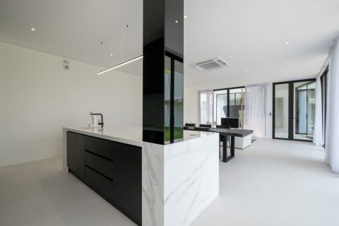 Villa in Chiang Mai, Thailand 4 bedrooms № 160017 - photo 10