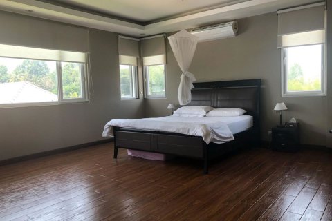 Villa in Chiang Mai, Thailand 5 bedrooms № 160019 - photo 15