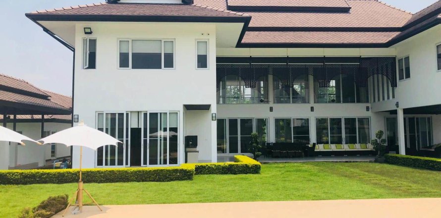 Villa in Chiang Mai, Thailand 5 bedrooms № 160019
