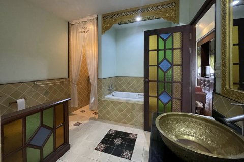 Villa in Chiang Mai, Thailand 5 bedrooms № 160021 - photo 20