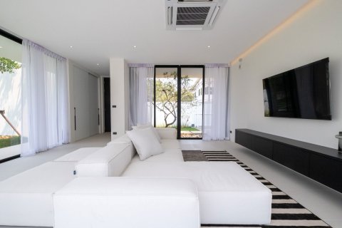 Villa in Chiang Mai, Thailand 4 bedrooms № 160018 - photo 9