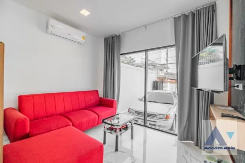 Casa de 3 dormitorios en Watthana, Bangkok, Tailandia № 214377 - foto 9