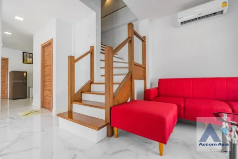 Casa de 3 dormitorios en Watthana, Bangkok, Tailandia № 214377 - foto 13