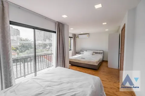 Casa de 3 dormitorios en Watthana, Bangkok, Tailandia № 214377 - foto 29