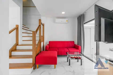 Casa de 3 dormitorios en Watthana, Bangkok, Tailandia № 214377 - foto 10