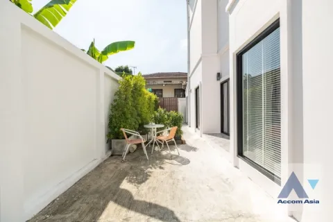 Casa de 3 dormitorios en Watthana, Bangkok, Tailandia № 214377 - foto 5