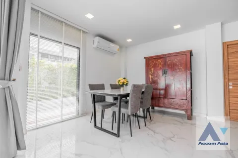 Casa de 3 dormitorios en Watthana, Bangkok, Tailandia № 214377 - foto 7
