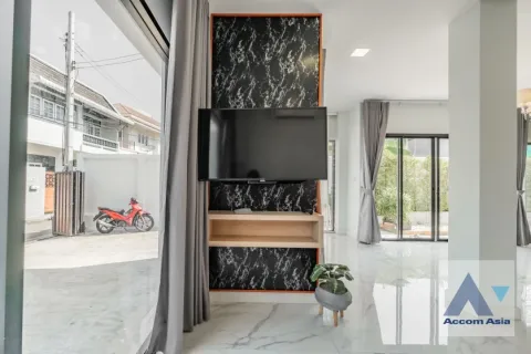 Casa de 3 dormitorios en Watthana, Bangkok, Tailandia № 214377 - foto 11