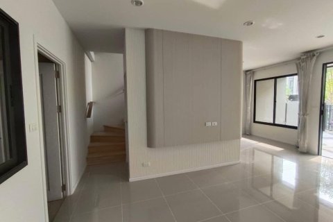 Townhouse in Suan Luang, Bangkok, Thailand 3 bedrooms № 159560 - photo 5