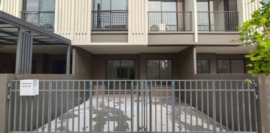 Townhouse in Suan Luang, Bangkok, Thailand 3 bedrooms № 159560