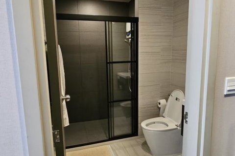 Condo à Chatuchak, Bangkok, Thaïlande, 2 chambres  № 135397 - photo 11