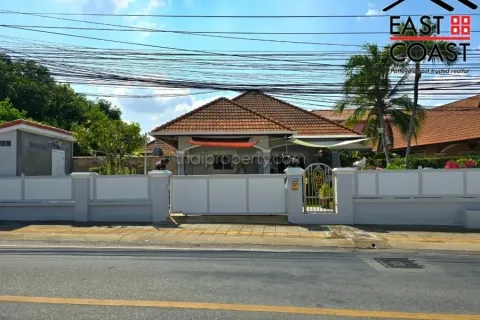 House in Pattaya, Thailand 3 bedrooms № 213335