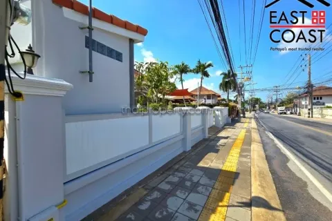 Casa de 3 dormitorios en Pattaya, Tailandia № 213335 - foto 3