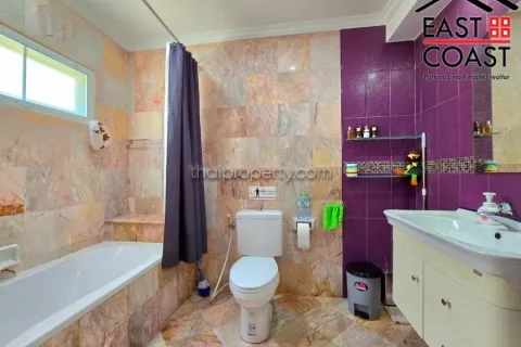 Casa de 3 dormitorios en Pattaya, Tailandia № 213335 - foto 30