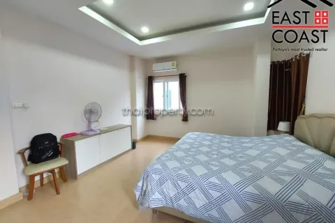 Casa de 3 dormitorios en Pattaya, Tailandia № 213338 - foto 10