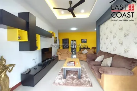 Casa de 3 dormitorios en Pattaya, Tailandia № 213339 - foto 2
