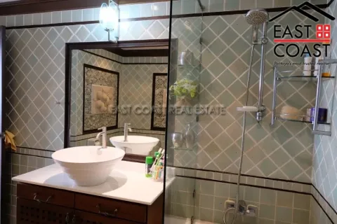 Condominio de 2 dormitorios en Jomtien Beach, Pattaya, Tailandia № 213334 - foto 24