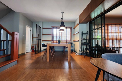 House in Bangkok, Thailand 5 bedrooms № 189485