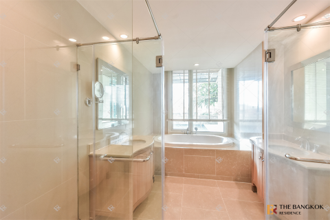 Condo in Bangkok, Thailand, 3 bedrooms № 186143 - photo 7