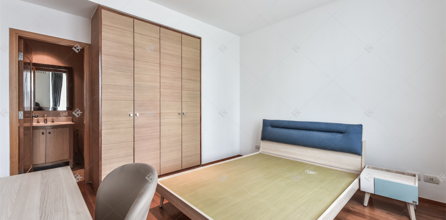 Condo à Bangkok, Thaïlande, 3 chambres № 186142