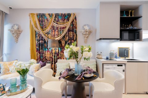 Apartamento de 2 habitaciones en Pattaya, Tailandia № 201847 - foto 2