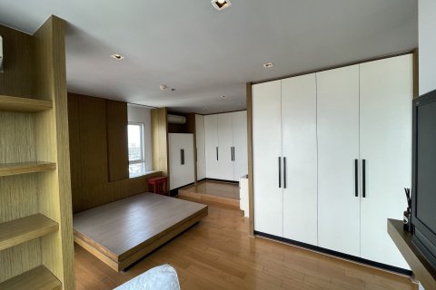 Studio in the Condo in Khlong San, Bangkok, Thailand  № 161864 - photo 4