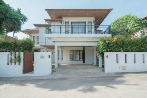 Villa in Kathu, Thailand 4 bedrooms № 161869 - photo 14
