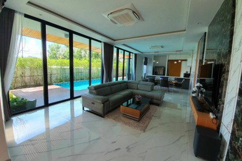 Villa in Phuket, Thailand 3 bedrooms № 161867 - photo 3