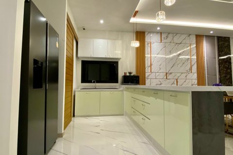 Villa in Phuket, Thailand 3 bedrooms № 161867 - photo 11