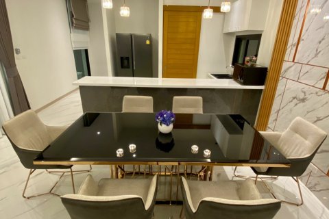 Villa in Phuket, Thailand 3 bedrooms № 161867 - photo 9