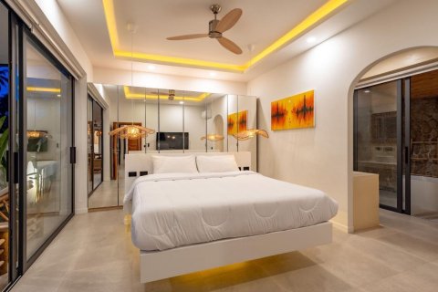 Villa in Ko Samui, Thailand 3 bedrooms № 161868 - photo 16