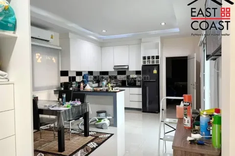 Casa de 7 dormitorios en Pattaya, Tailandia № 213371 - foto 4