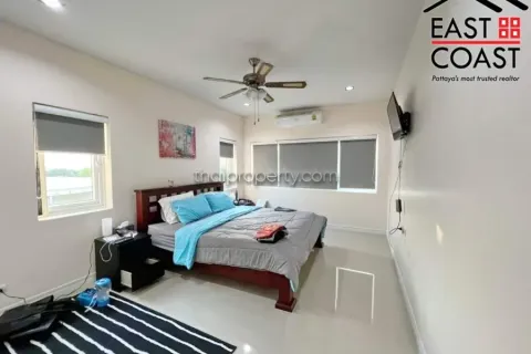 Casa de 7 dormitorios en Pattaya, Tailandia № 213371 - foto 21