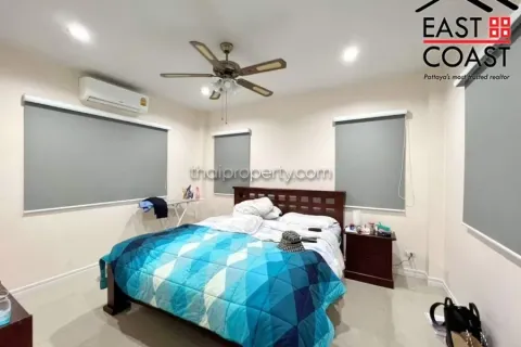 Casa de 7 dormitorios en Pattaya, Tailandia № 213371 - foto 18