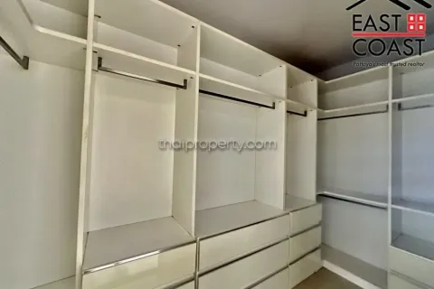 Casa de 4 dormitorios en Pattaya, Tailandia № 213369 - foto 16