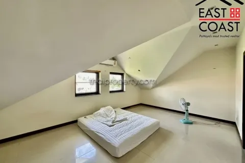 Casa de 4 dormitorios en Pattaya, Tailandia № 213369 - foto 11