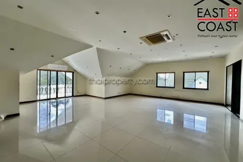 Casa de 4 dormitorios en Pattaya, Tailandia № 213369 - foto 10
